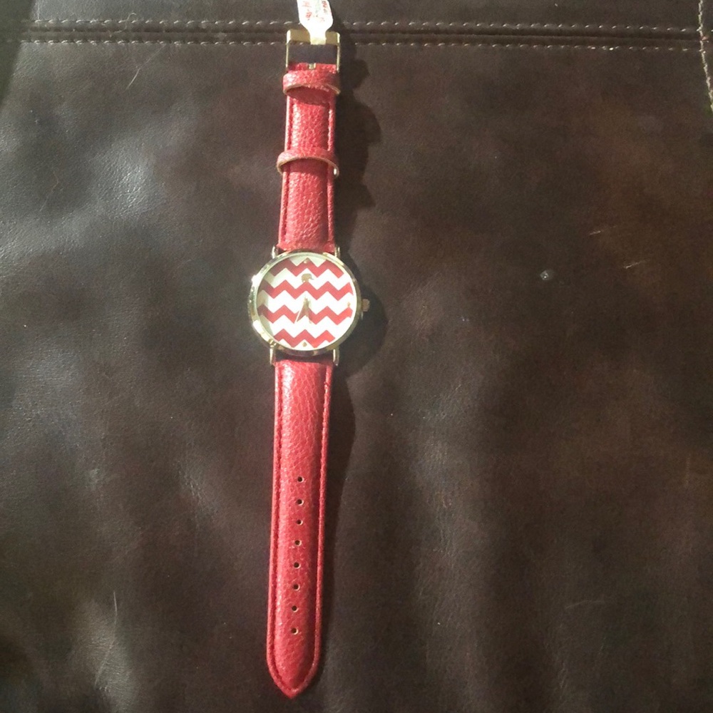 NWT Red Watch - Picture 2 of 3